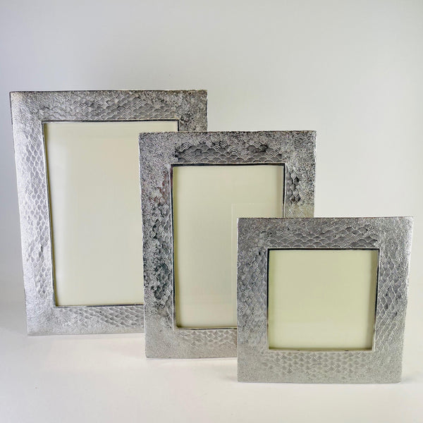 Handmade Wave Design Pewter Photograph Frame ( 3.5" x 3.5" Picture).