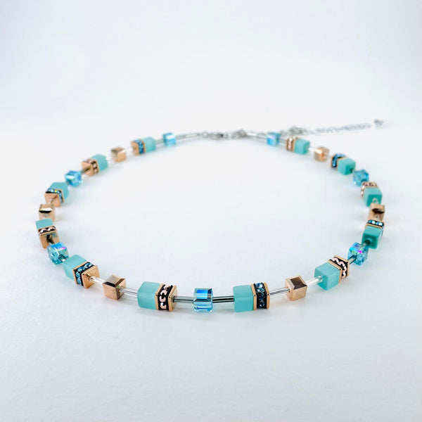 Coeur de Lion Geo Cubes Necklace in Shades of Blue.