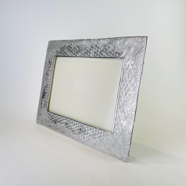 Handmade Wave Design Pewter Photograph Frame ( 6" x 4" Picture).