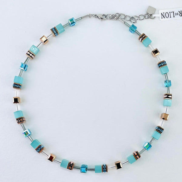 Coeur de Lion Geo Cubes Necklace in Shades of Blue.